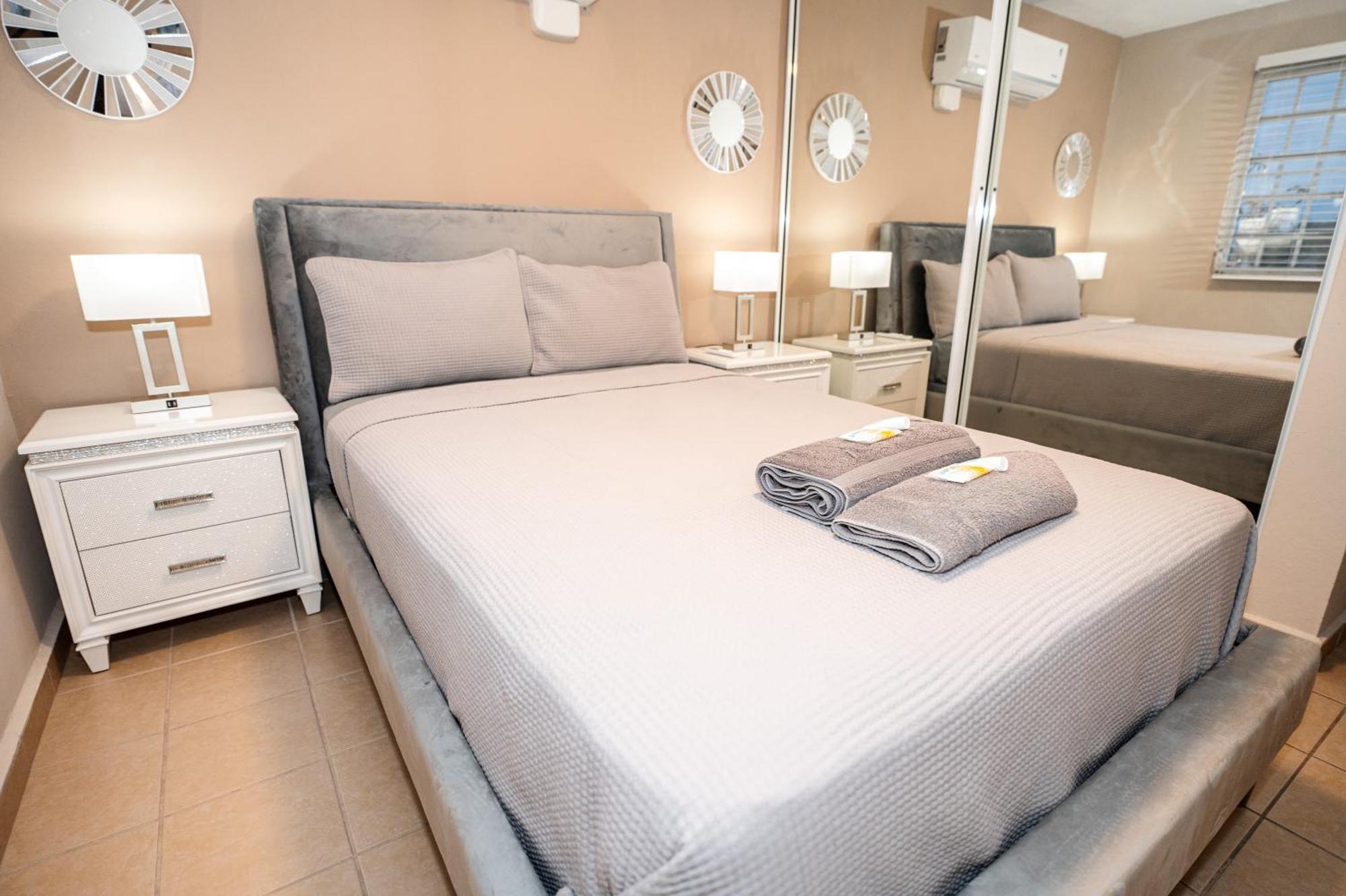 ポンセLuxury Retreat With Private Jacuzzi And Mountain Views Free Parkingアパートメント エクステリア 写真