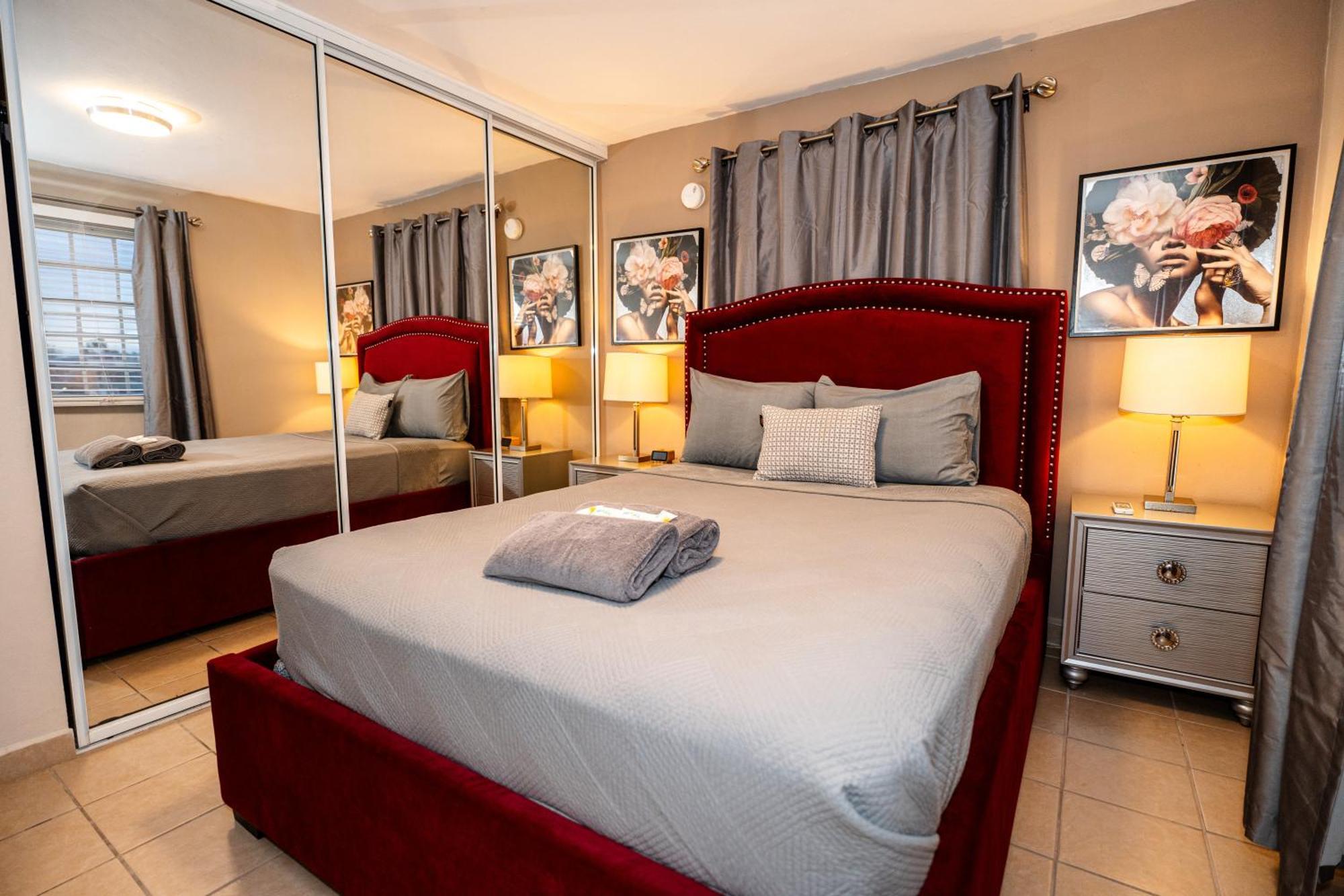 ポンセLuxury Retreat With Private Jacuzzi And Mountain Views Free Parkingアパートメント エクステリア 写真
