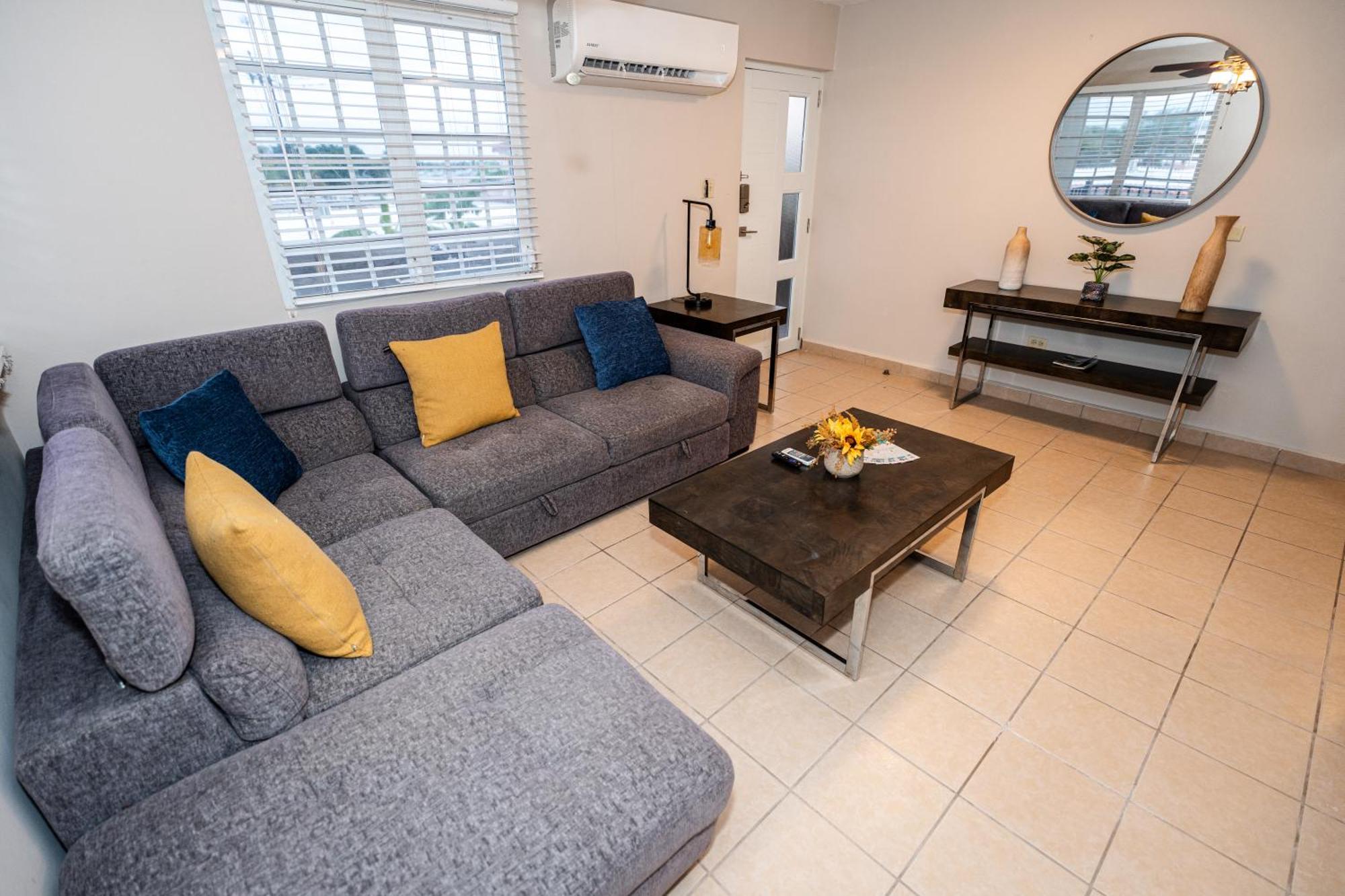 ポンセLuxury Retreat With Private Jacuzzi And Mountain Views Free Parkingアパートメント エクステリア 写真